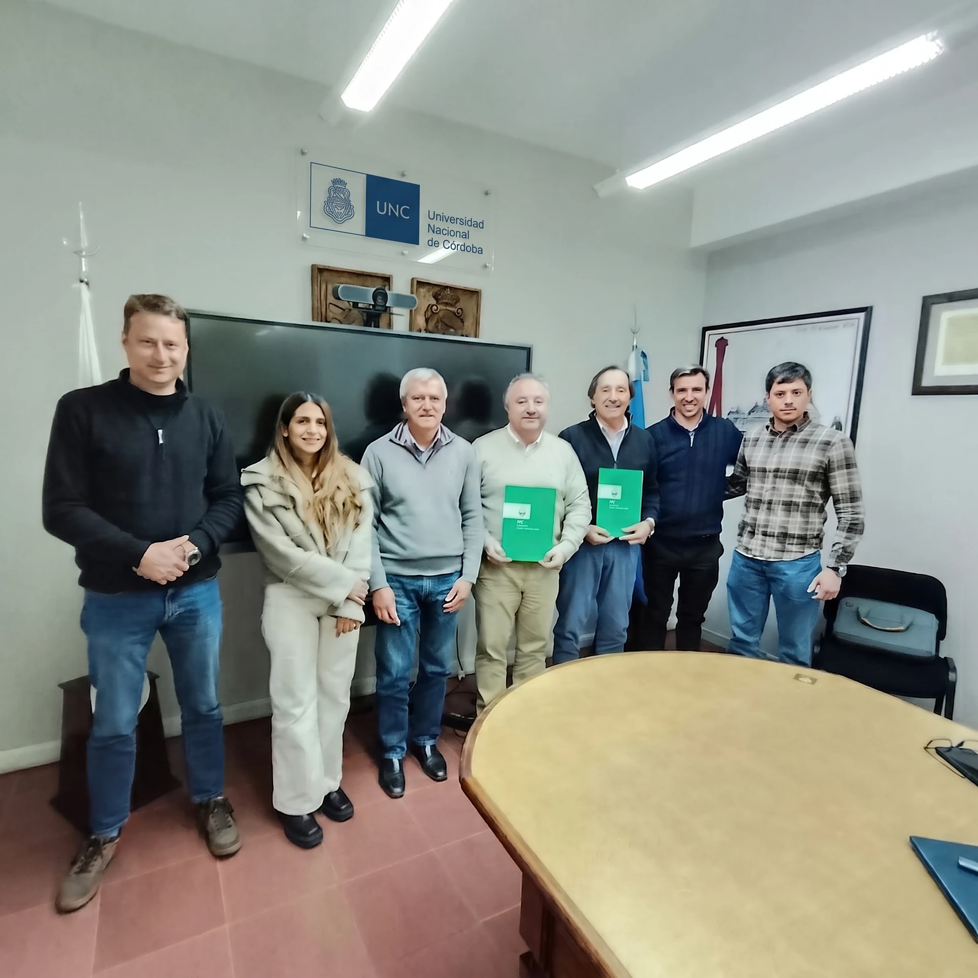 Cooperación público-privada y transferencia tecnológica.
