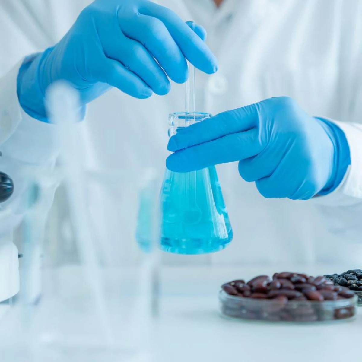 PFAS: la Comisión Europea adopta nuevas normas contra contaminantes peligrosos en los alimentos